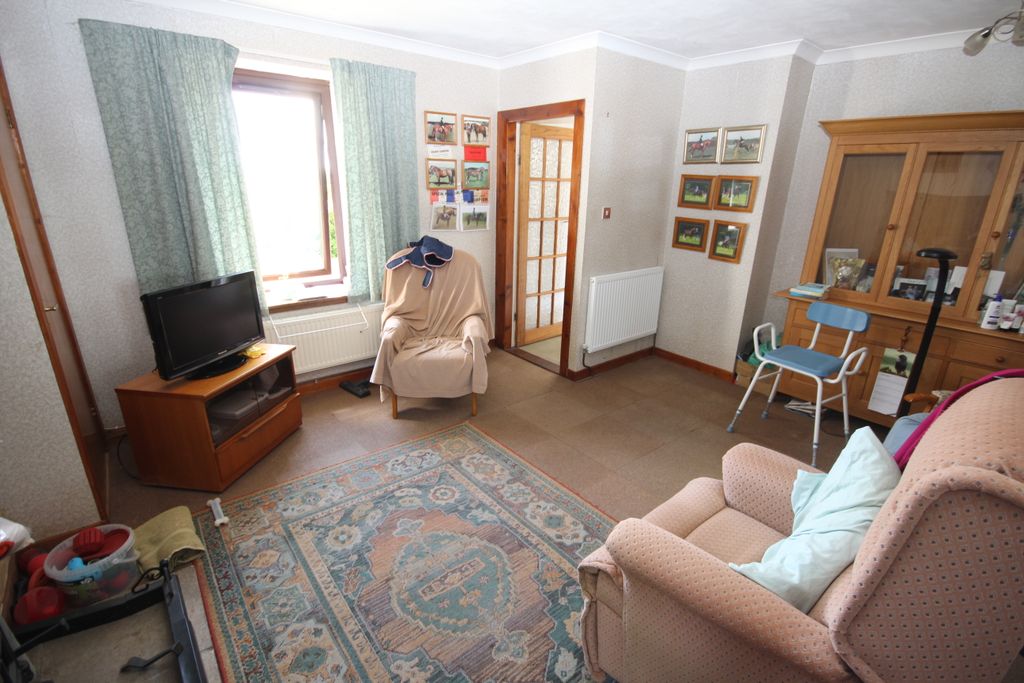 Property photo 3 of 27 Sitting Room