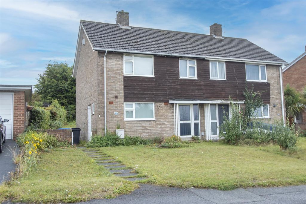 Property photo 1 of 9 Front