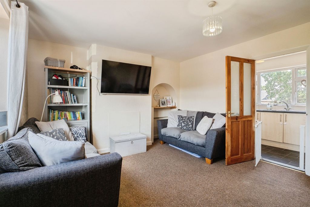 Property photo 3 of 17