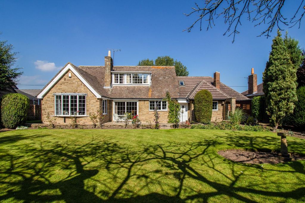 Property photo 1 of 28