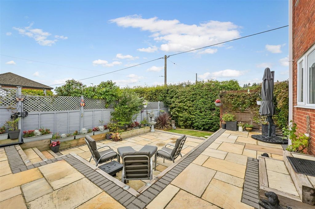 Property photo 2 of 25 Garden.Jpg