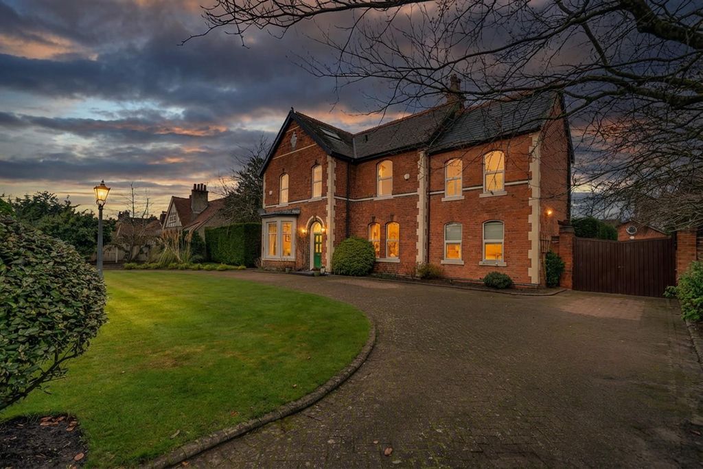 Property photo 2 of 45 Dsc07891-Dusk.Jpg