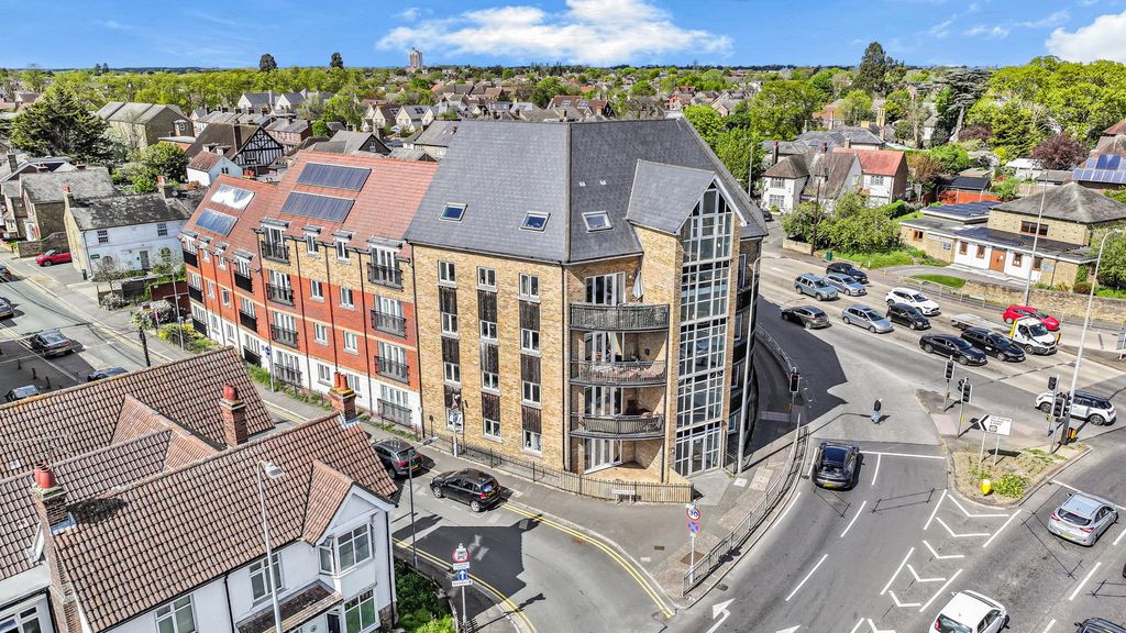 Property photo 3 of 18