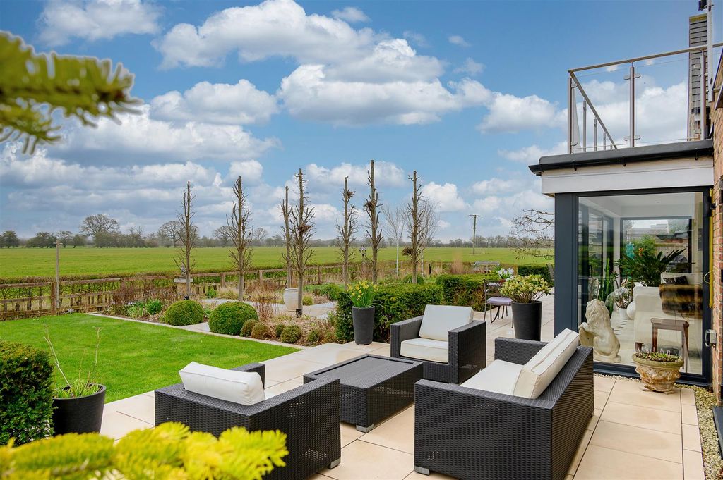 Property photo 3 of 27 External