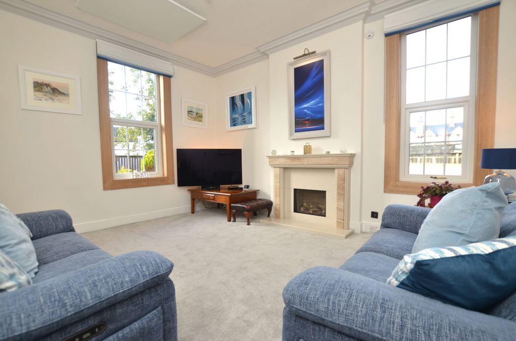 Property photo 3 of 40