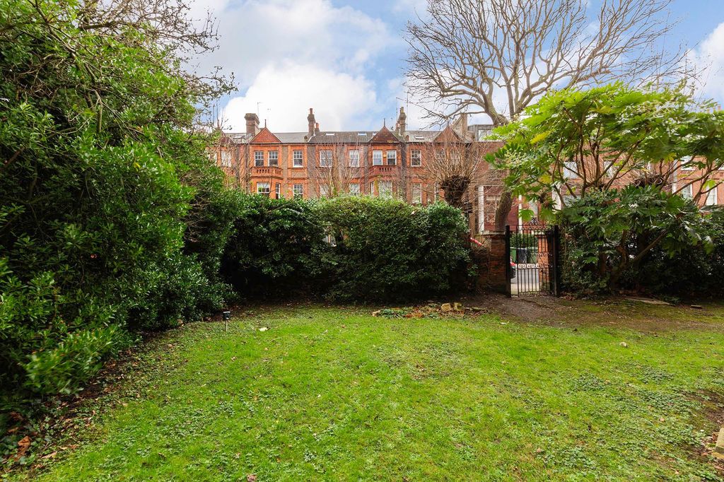 Property photo 3 of 17