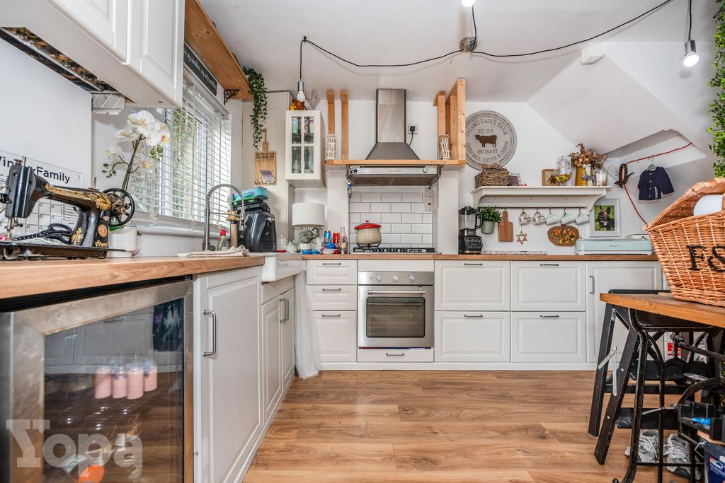 Property photo 2 of 19 Photo #2