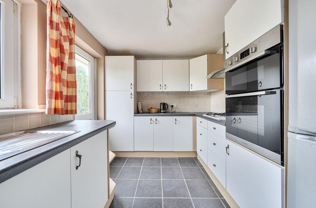 Property photo 2 of 13 Kitchen