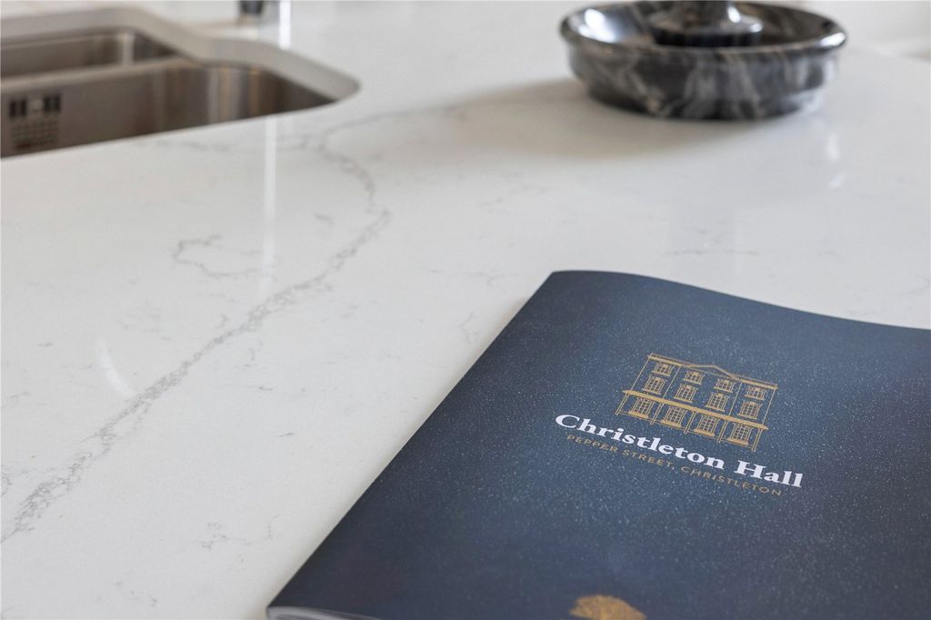 Property photo 2 of 20 Brochure