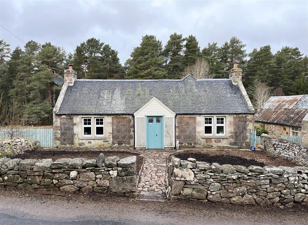 Property photo 1 of 59 Woodside Cottage, Dallas Main Photo.Jpg