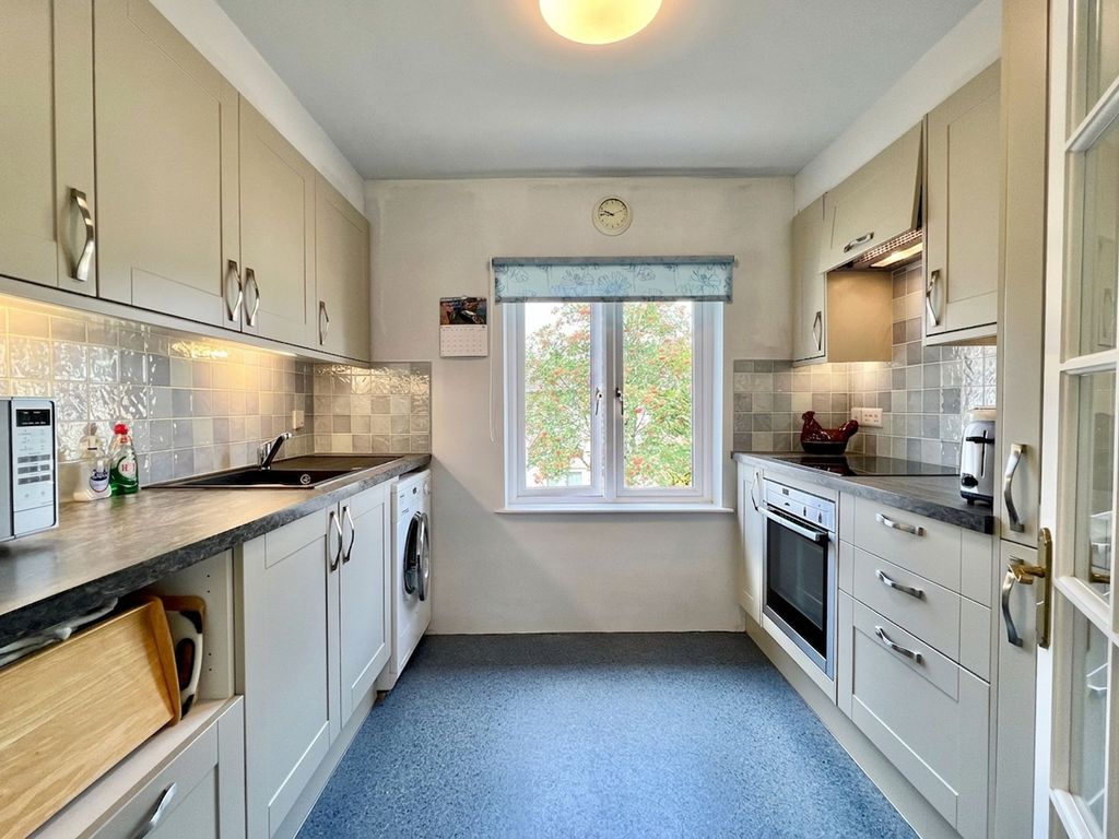 Property photo 2 of 24 Kitchen