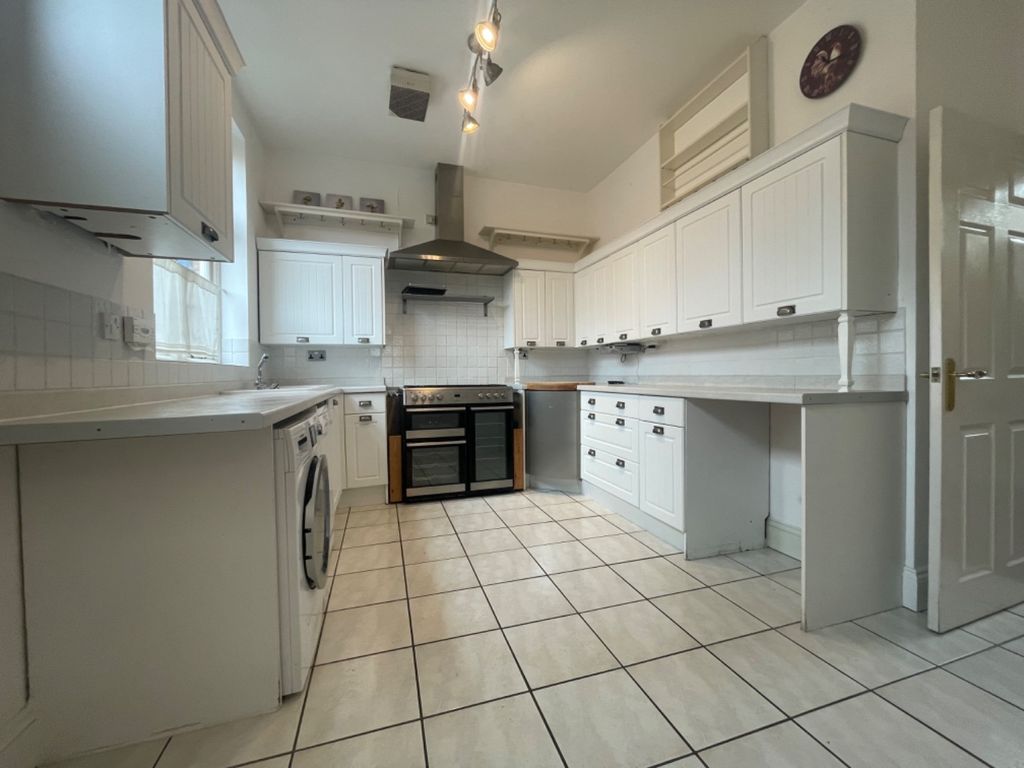 Property photo 2 of 19 1161833