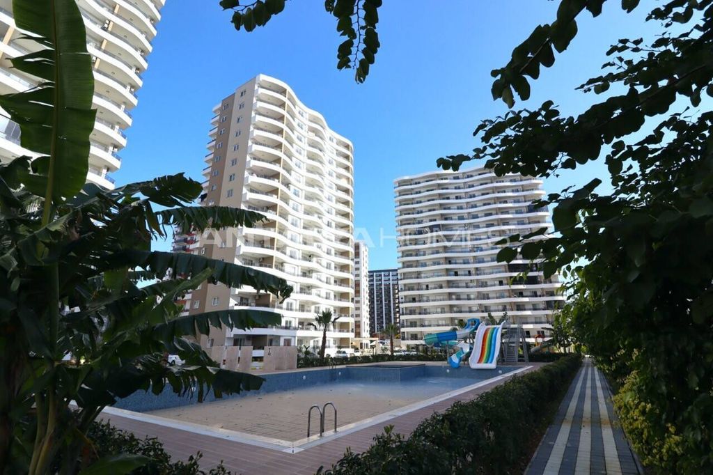 Property photo 3 of 32