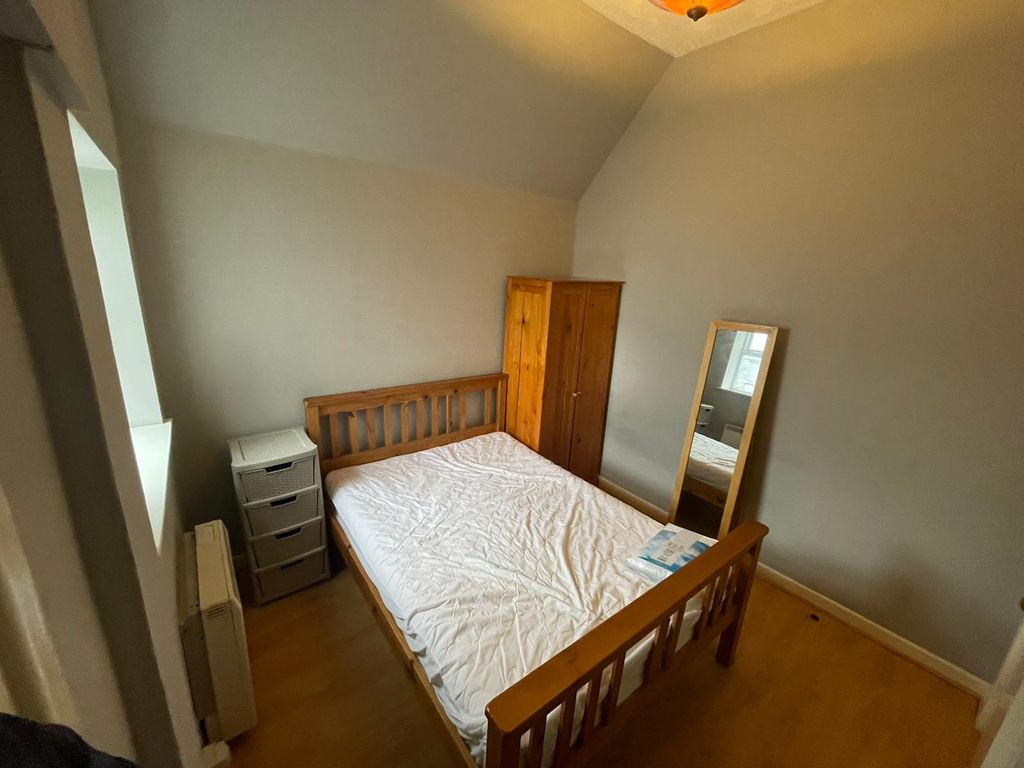 Property photo 3 of 3