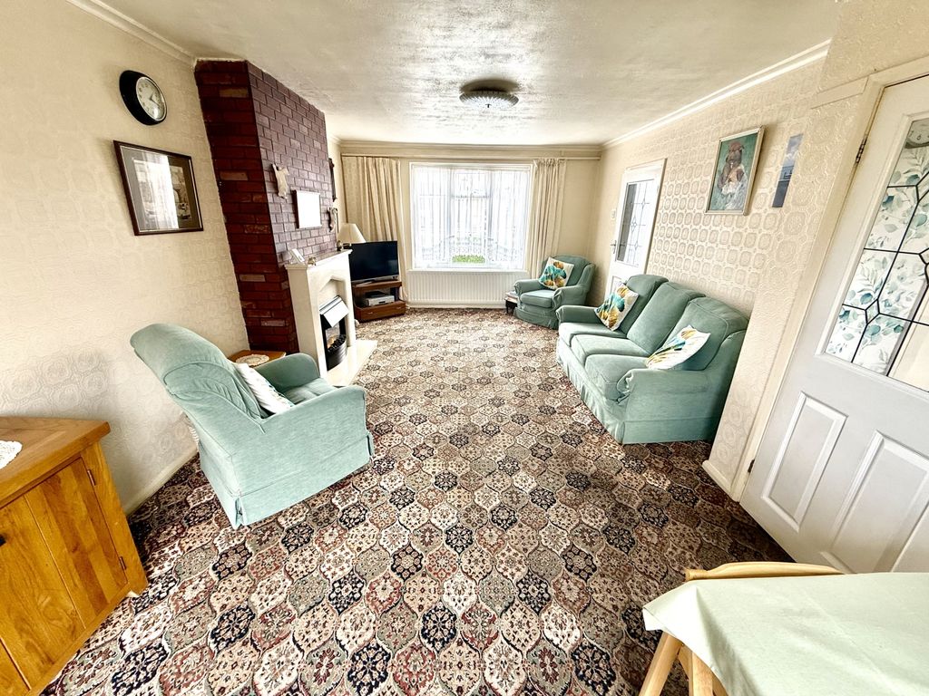 Property photo 2 of 12 Img_2520