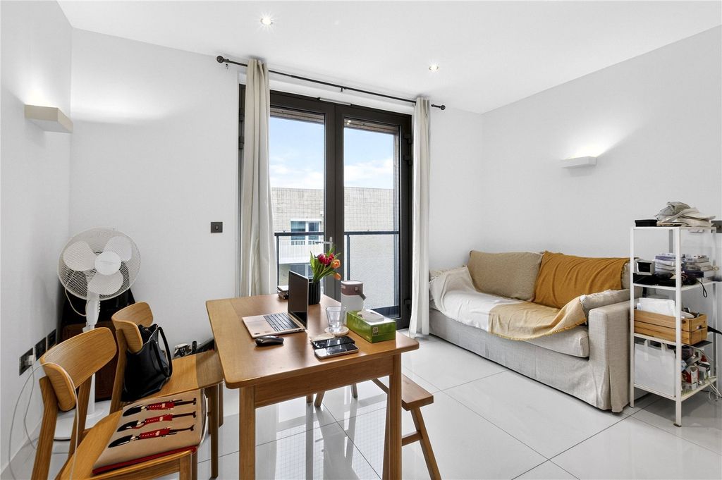 Property photo 1 of 10 Reception Room