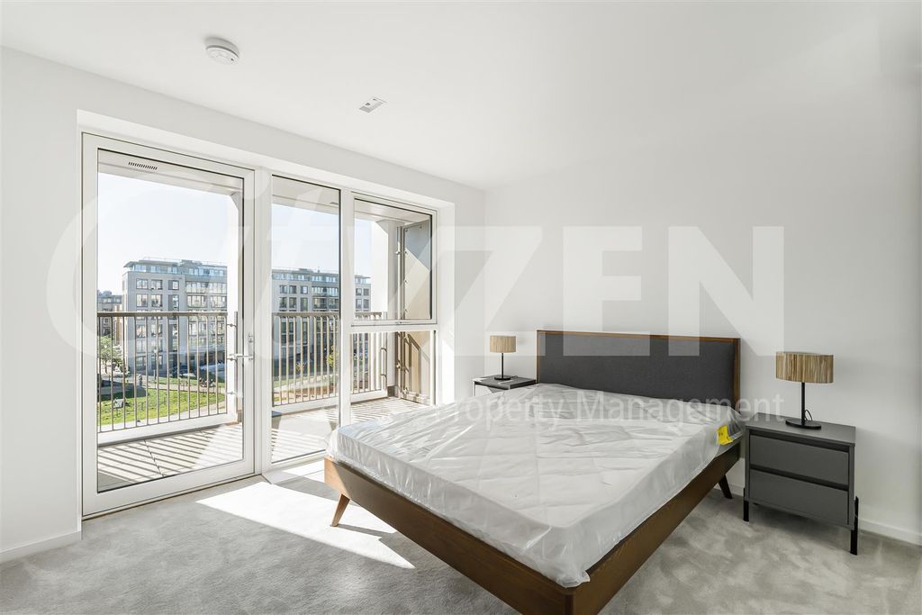 Property photo 1 of 24 Bedroom