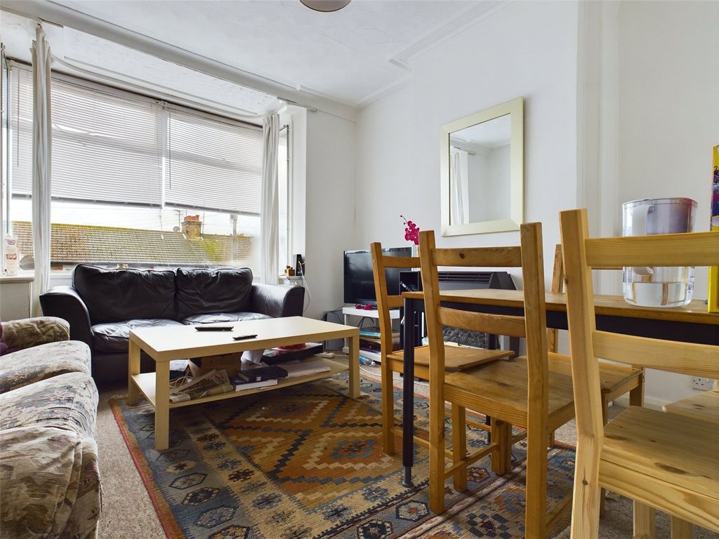 Property photo 2 of 21 Lounge