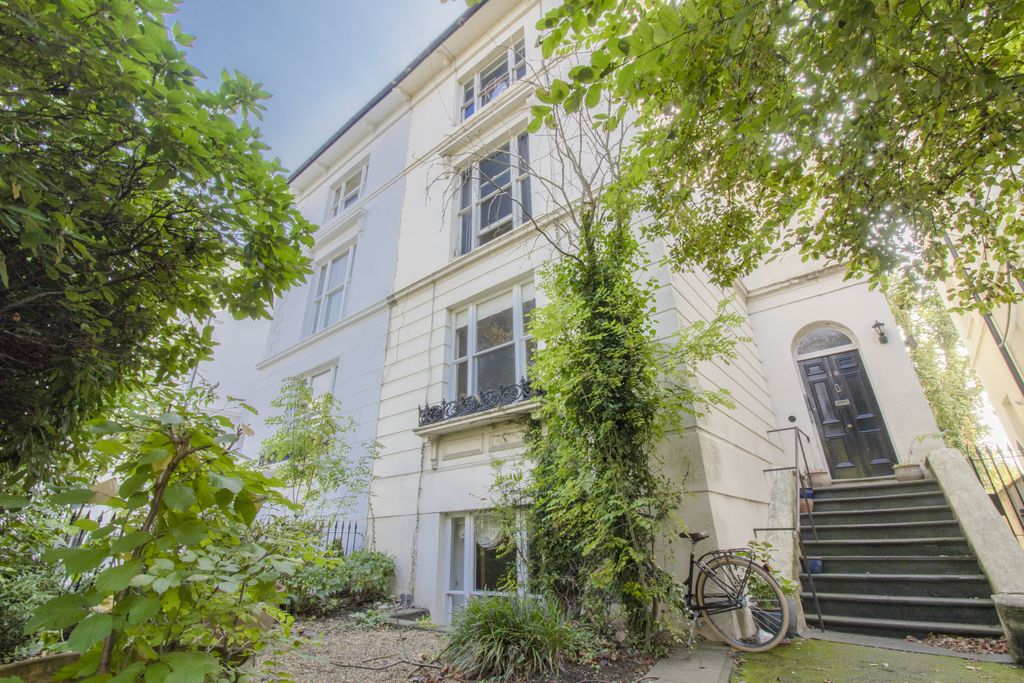 Property photo 1 of 6 Front