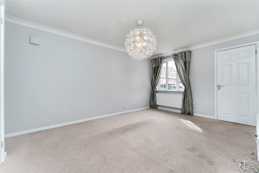 Property photo 2 of 23 Picture No. 27