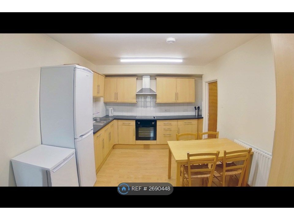 Property photo 2 of 12 Kitchen Living Room - Side View