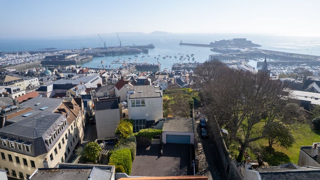 Additional image 26 of 4 bed detached house for saleClifton, St. Peter Port, Guernsey GY1