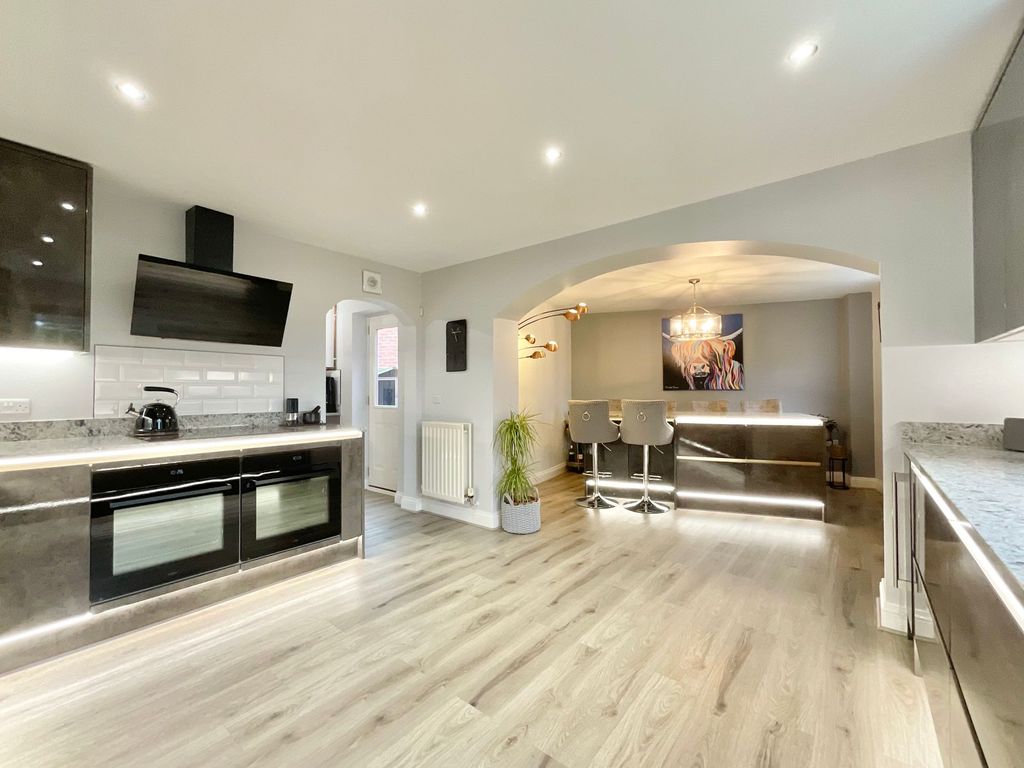 Property photo 3 of 29