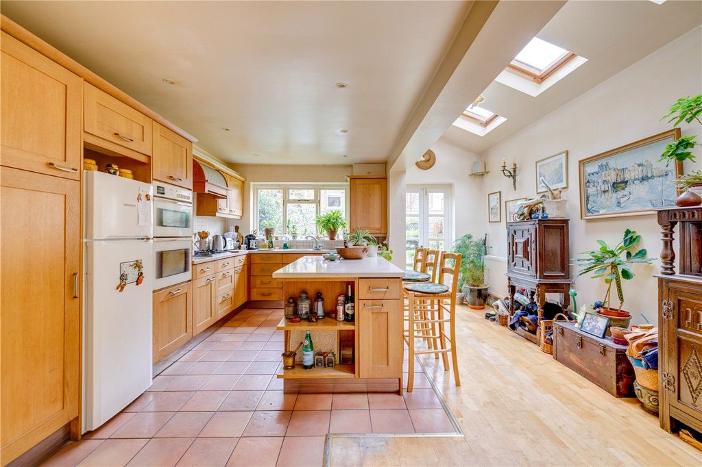 Property photo 2 of 31 Picture No. 08