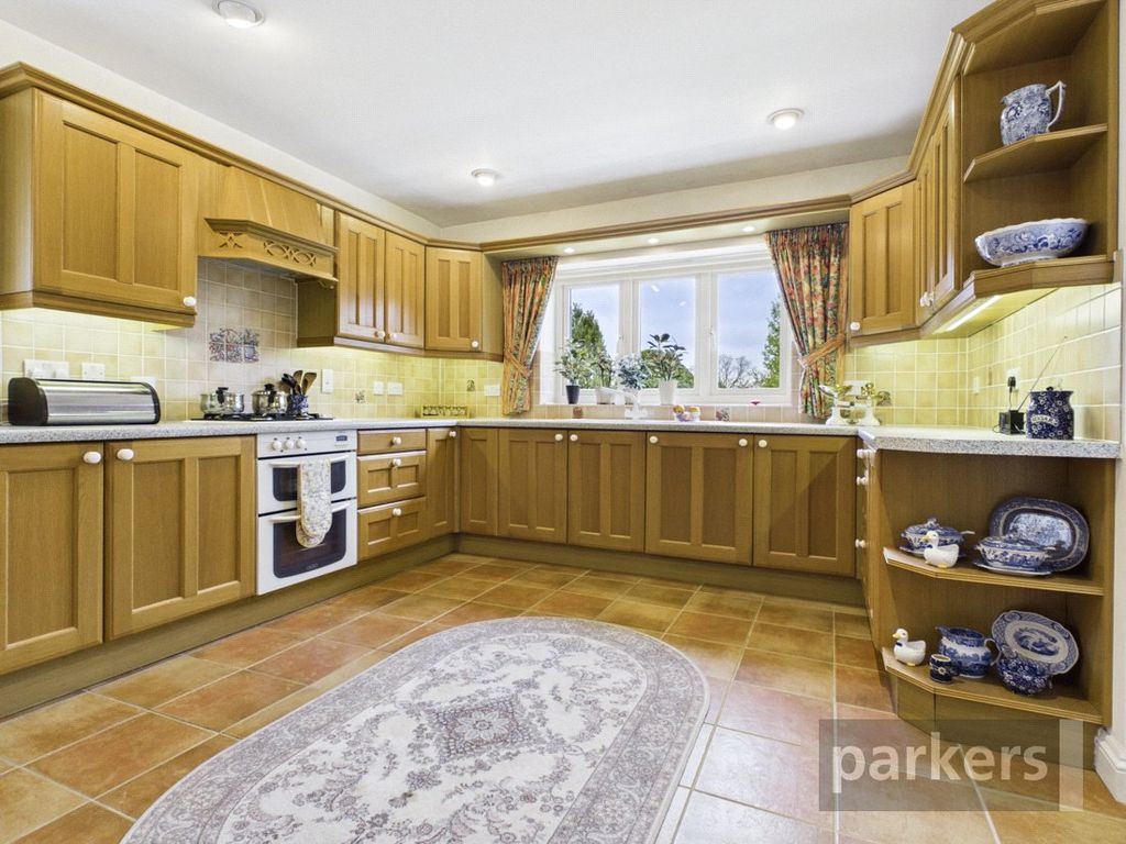 Property photo 3 of 47 Kitchen