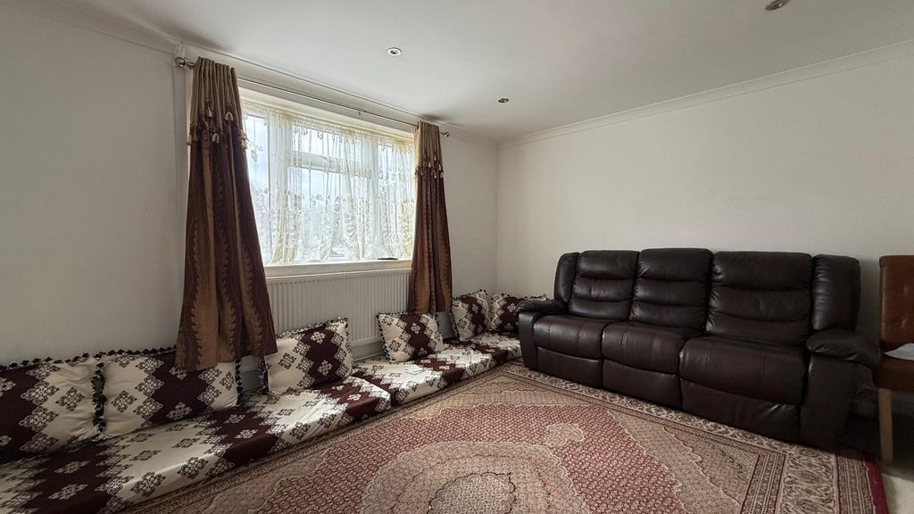 Property photo 2 of 11 Whatsapp Image 2026-03-16 At 11.09.53.Jpeg