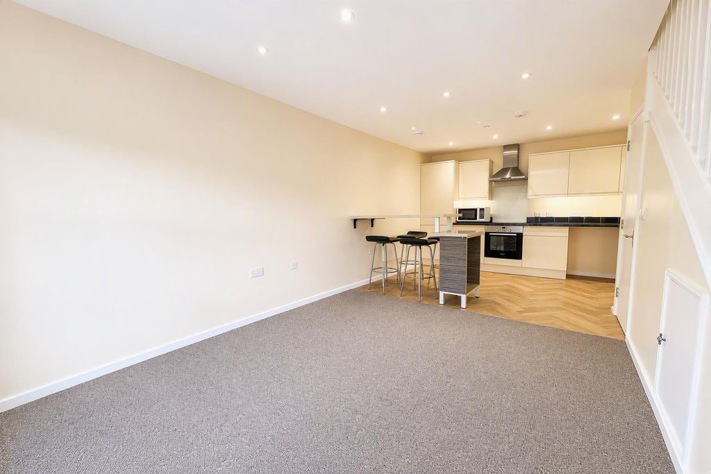 Property photo 1 of 11 Kitchen
