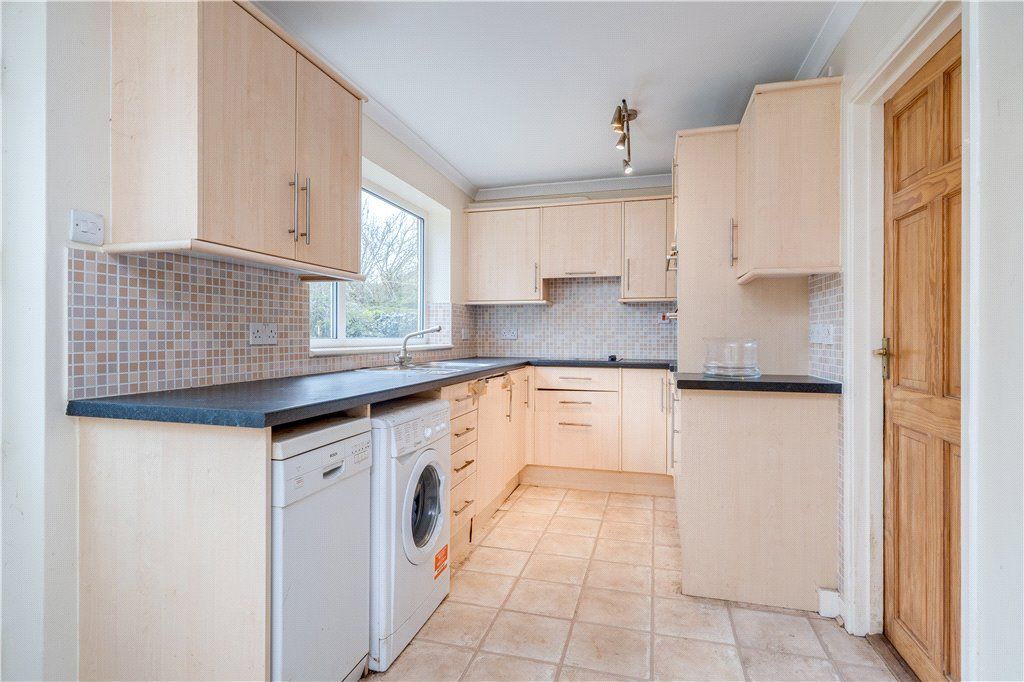 Property photo 3 of 15 Kitchen