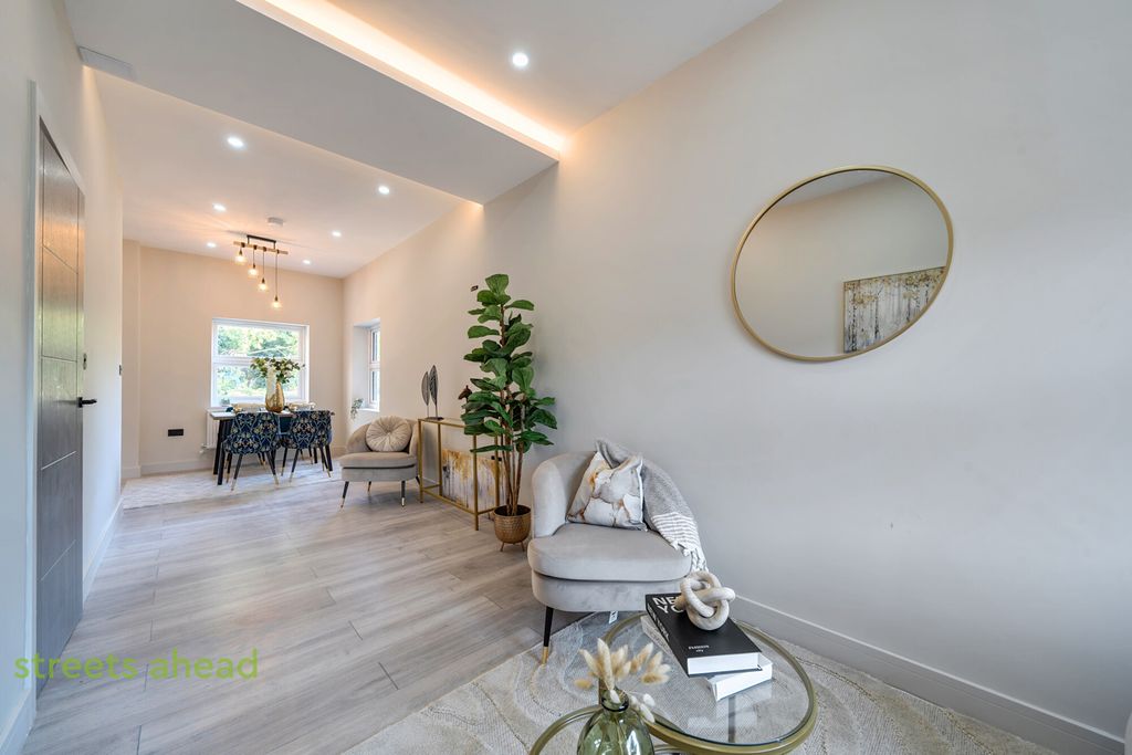 Property photo 1 of 18 8Dd472A0-E83d-45E...
