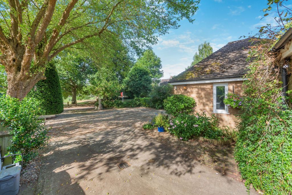 Property photo 3 of 33