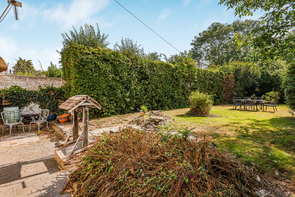 Property photo 2 of 22