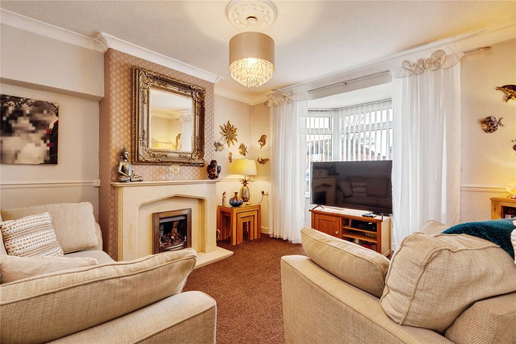 Property photo 3 of 17 Picture No. 02