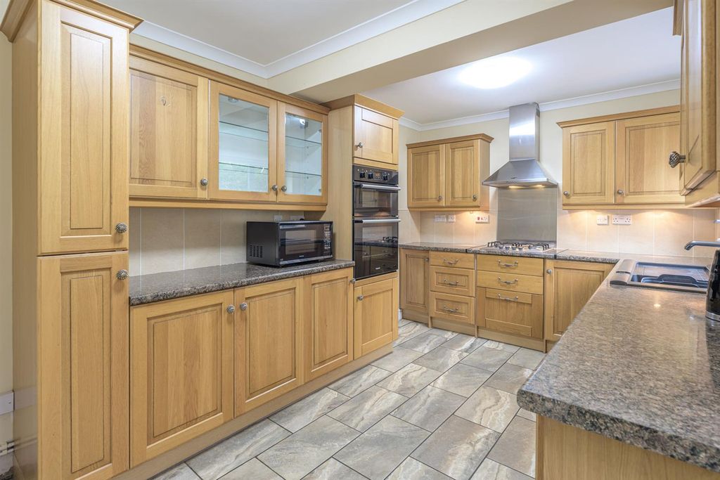 Property photo 3 of 22