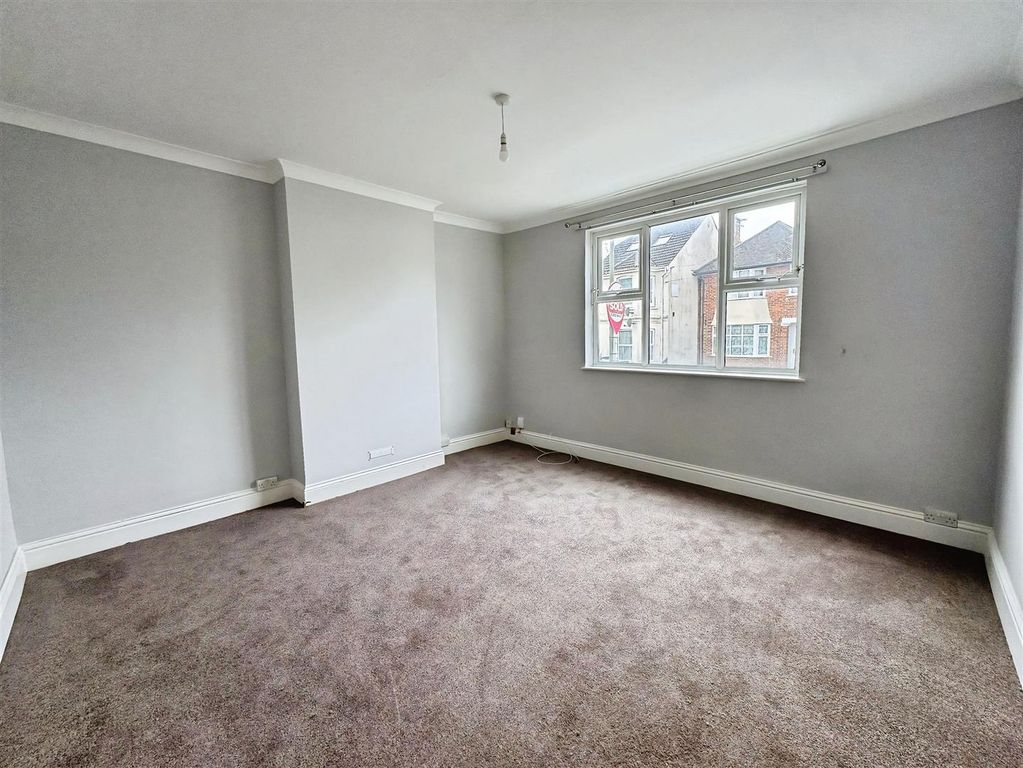 Property photo 3 of 13 Lounge.Jpeg