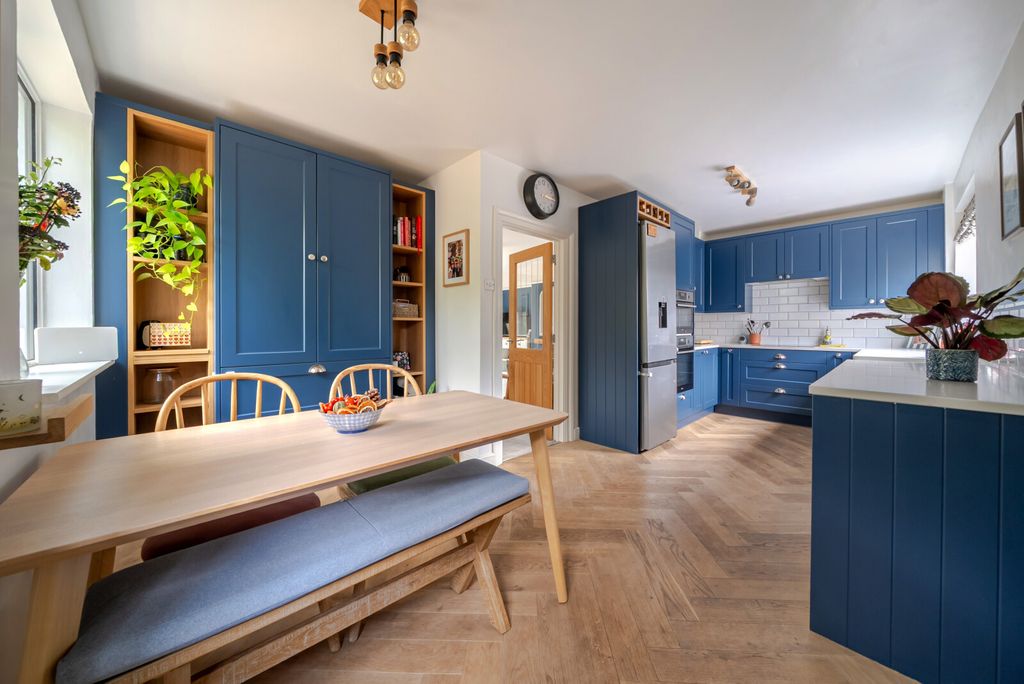 Property photo 3 of 25 1383706-7-691Df61...