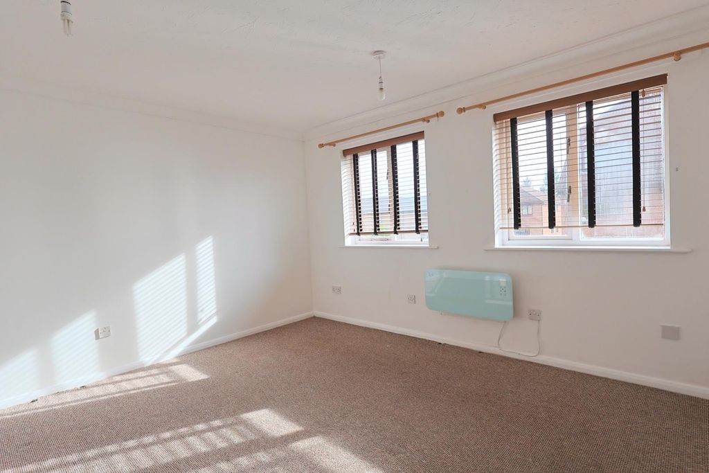 Property photo 3 of 5 Lounge.Jpg