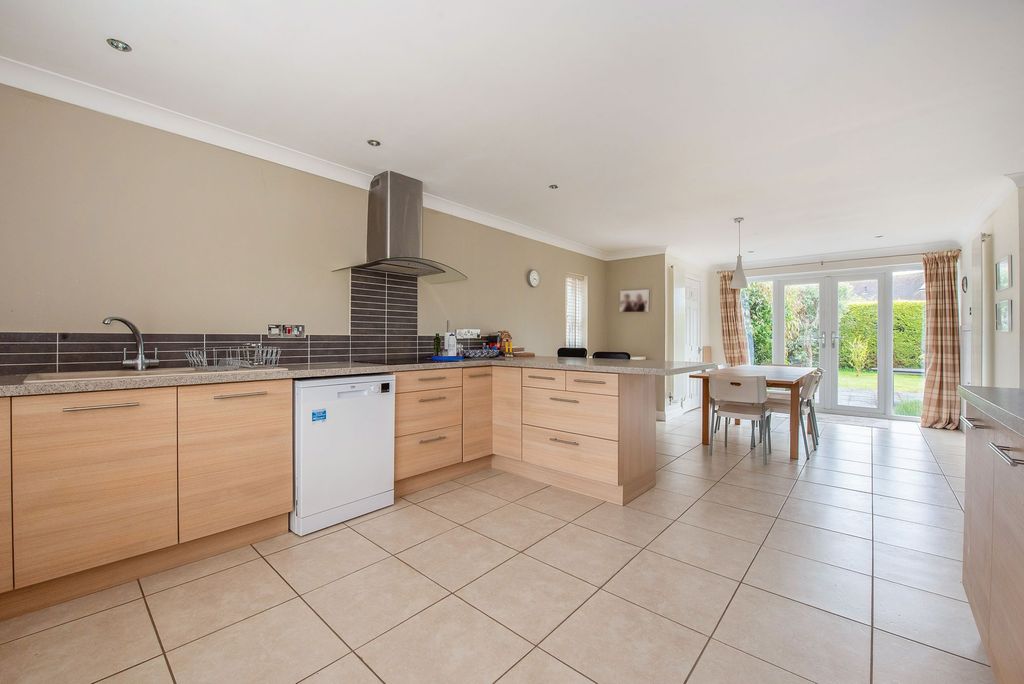 Property photo 2 of 24