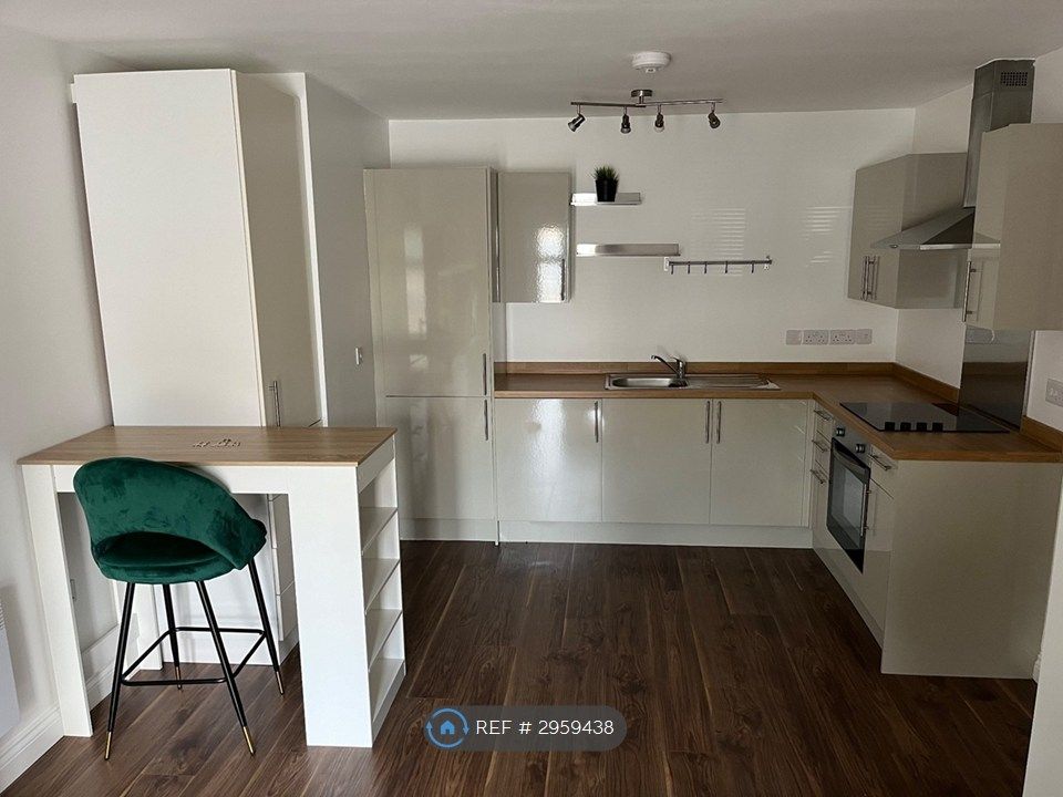 Property photo 3 of 10 Table And Chair