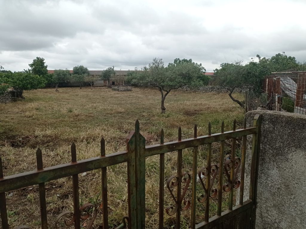 Property photo 1 of 2
