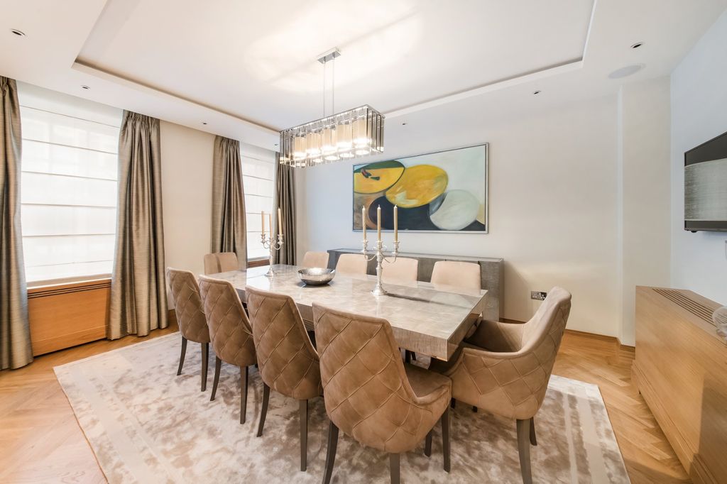 Property photo 2 of 15 Dining Room