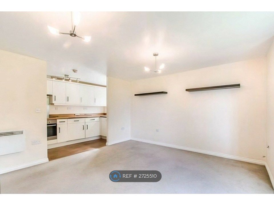 Property photo 2 of 8 Lounge