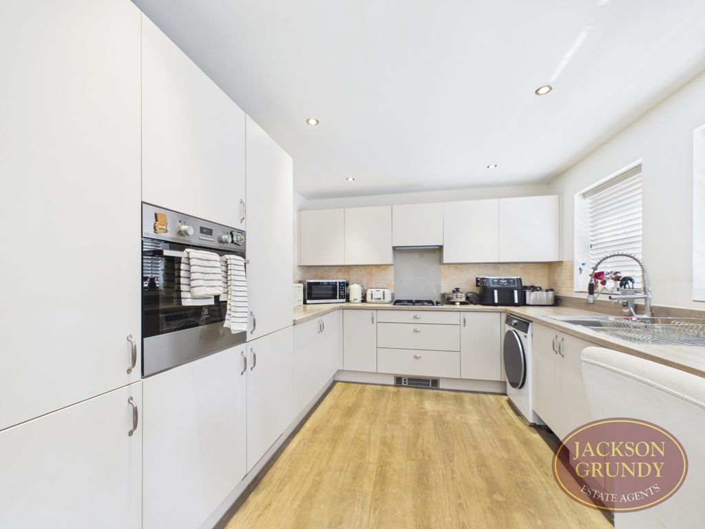 Property photo 2 of 14 Folly Way