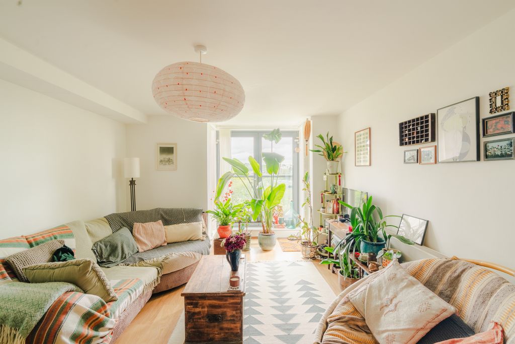 Property photo 1 of 11 10