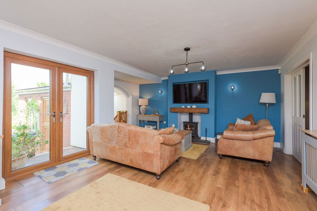 Property photo 3 of 35