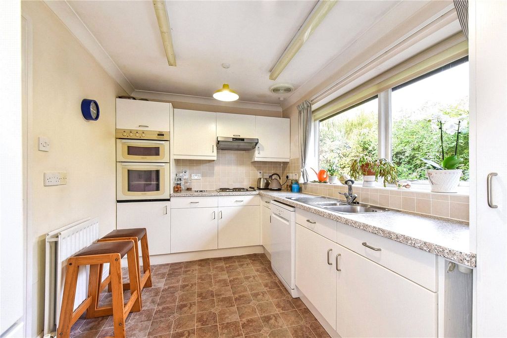 Property photo 3 of 20 Kitchen