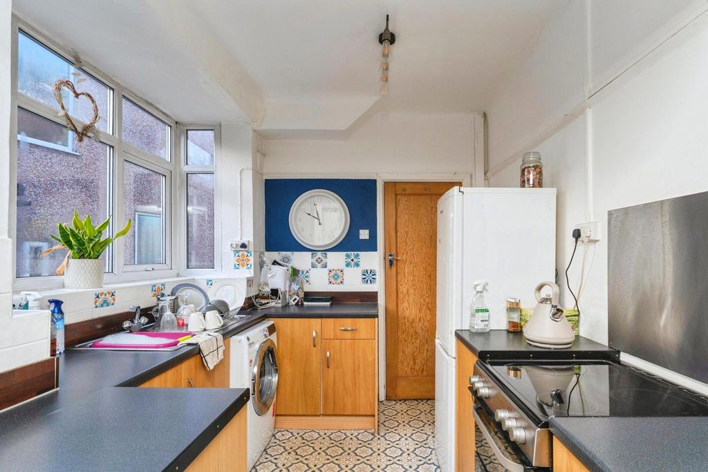 Property photo 2 of 24 Pbox-Img.Jpg